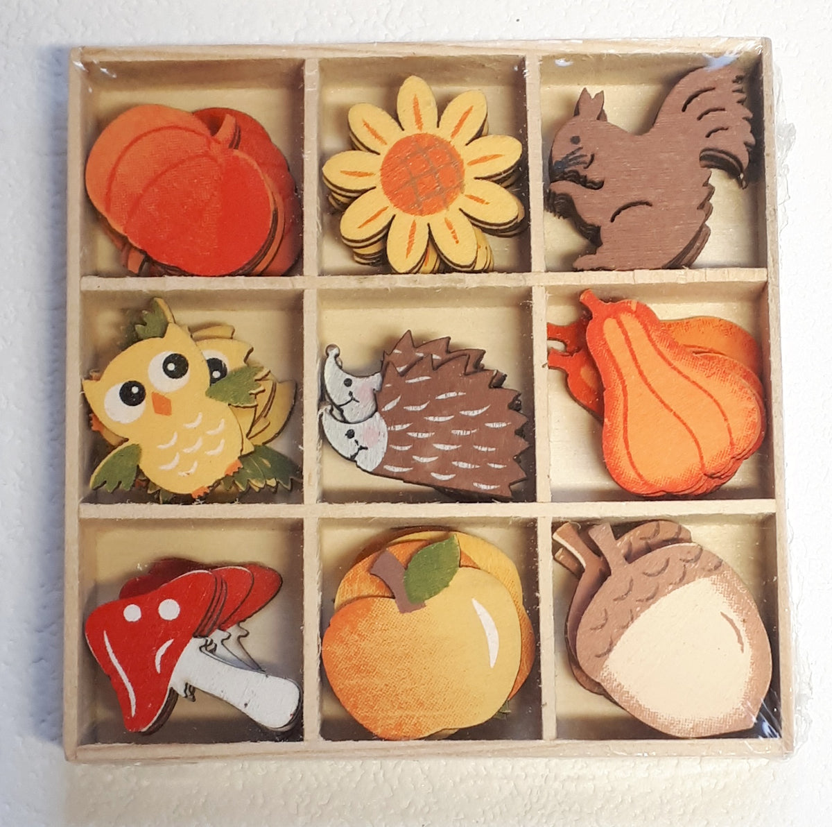 Holzstreuteile 56tlg. Eule, Igel, Kürbis, Eichel, Eichhörnchen, Pilz etc.