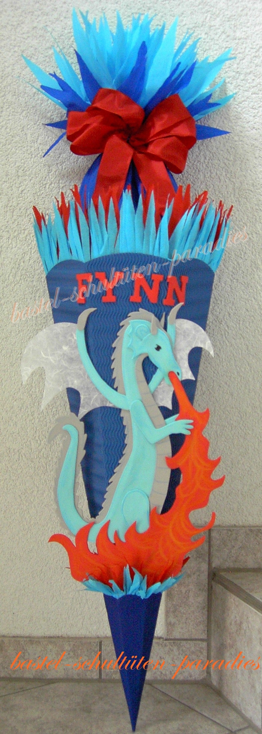 Schultüten Bastelset feuerspeiender Drache blau-hellblau