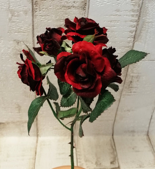 Rosenzweig rot 5Büten 2Knospen ca 30cm künstlich