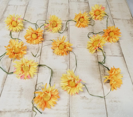 Margeritenblüten-Girlande gelb 13 Blüten am Bast 180cm lang