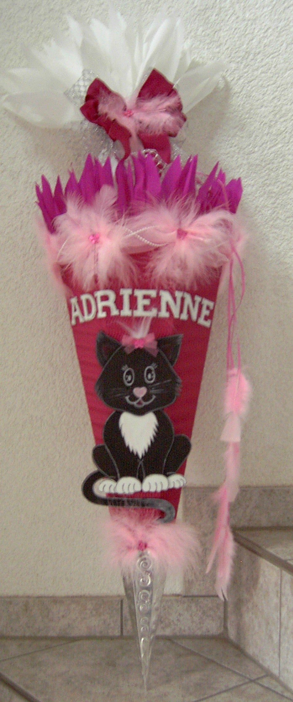 Schultüten Bastelset Katze schwarz / pink-weiß mit Federn