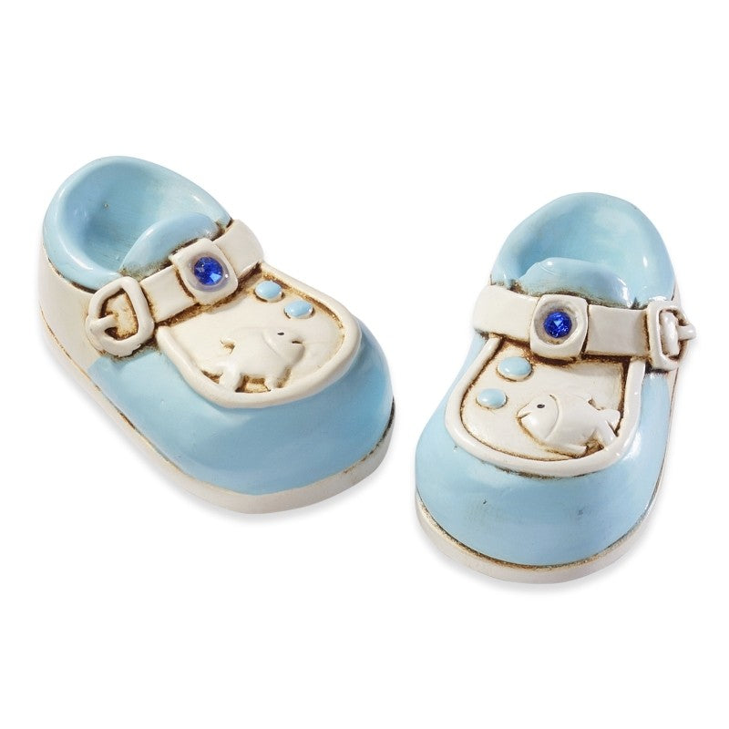 Zwei hellblaue Miniatur-Babyschuhe mit weißen Riemchen und blauen Schmuckdetails, HobbyFun HF3870092
