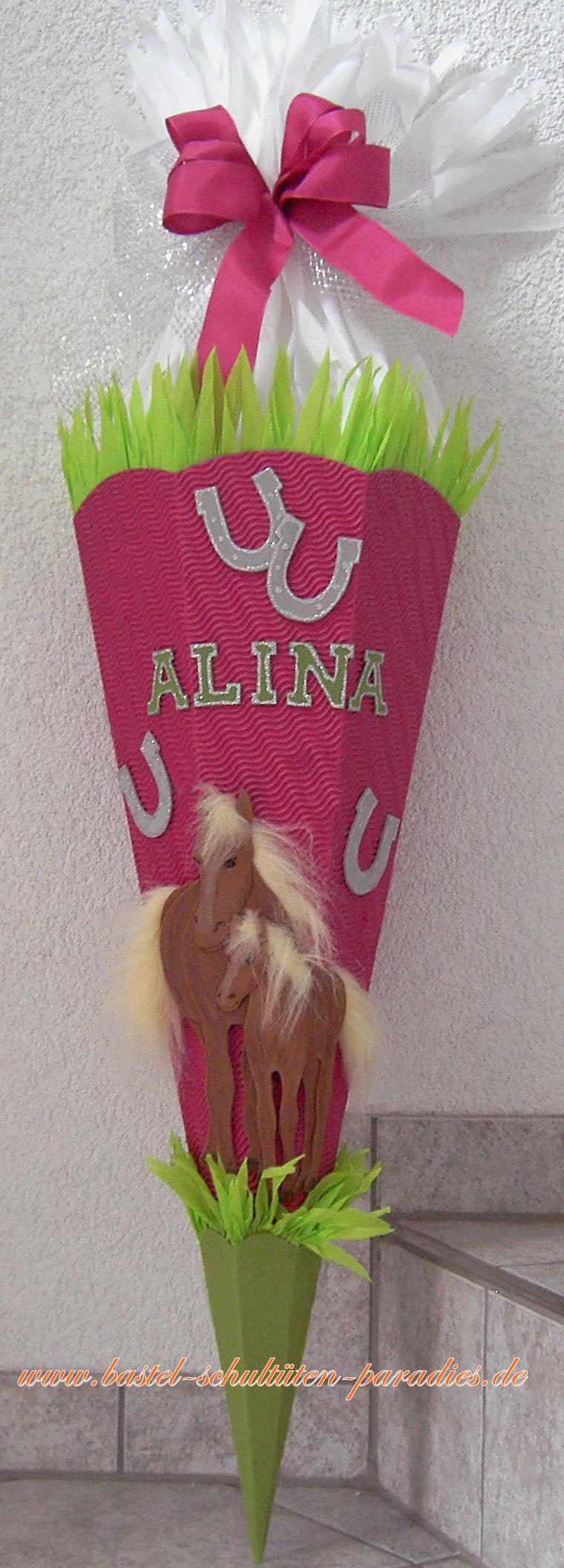 Schultüten Bastelset Pferde braun mit Hufeisen/ pink-grün