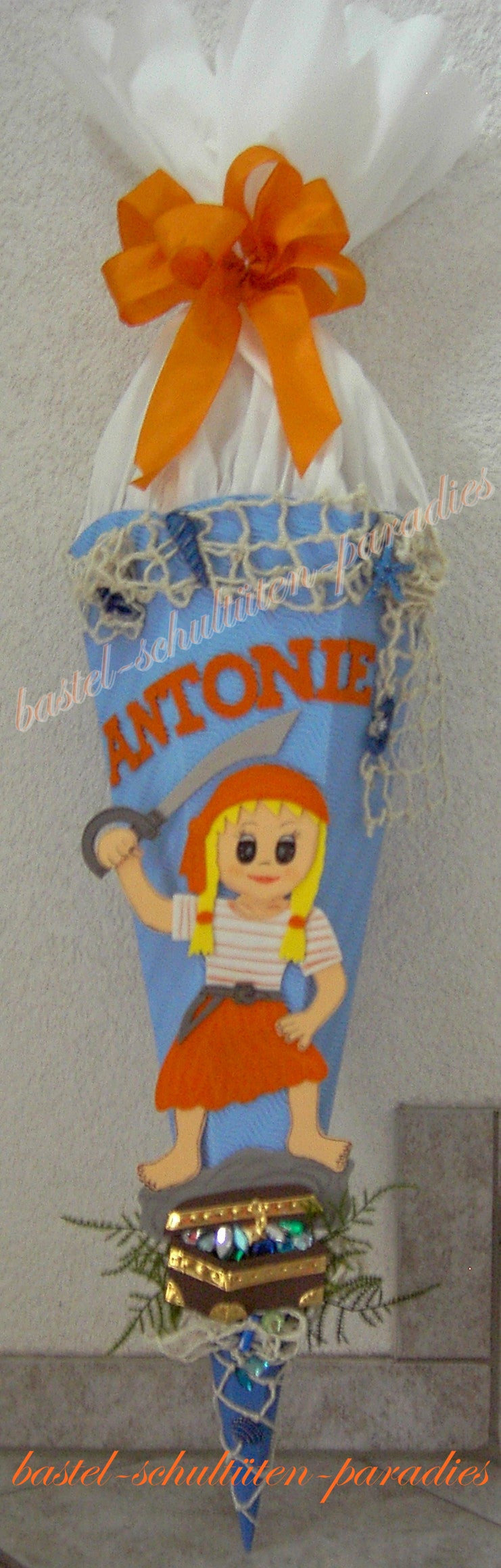 Schultüten Bastelset Piraten-Mädchen mit Schatztruhe hellblau-orange