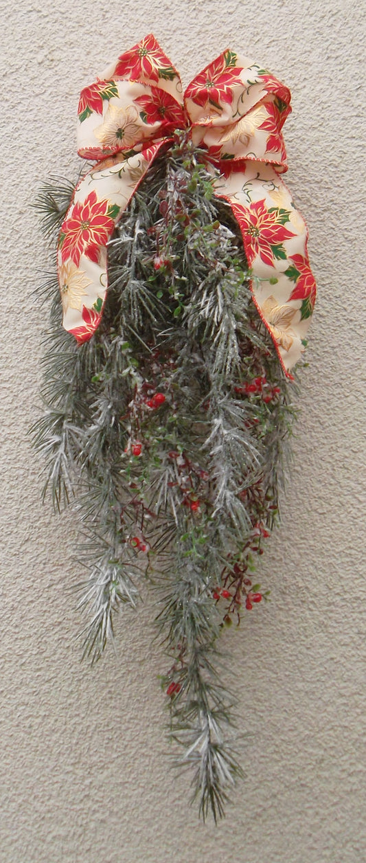 Dekorative weihnachtliche Pinien-hänger Tür oder Fenster -Deko grün gefrostet 23x70cm