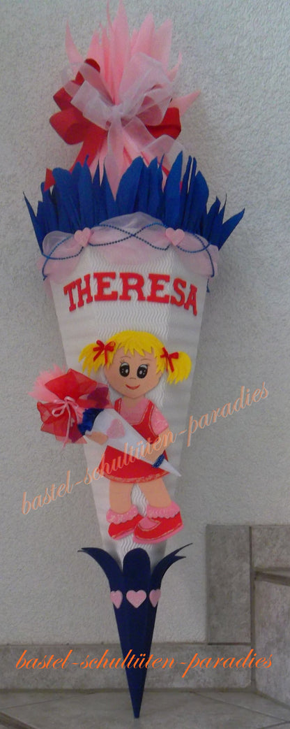 Schultüten Bastelset Schulkind mit Schultüte weiß-blau-rosa