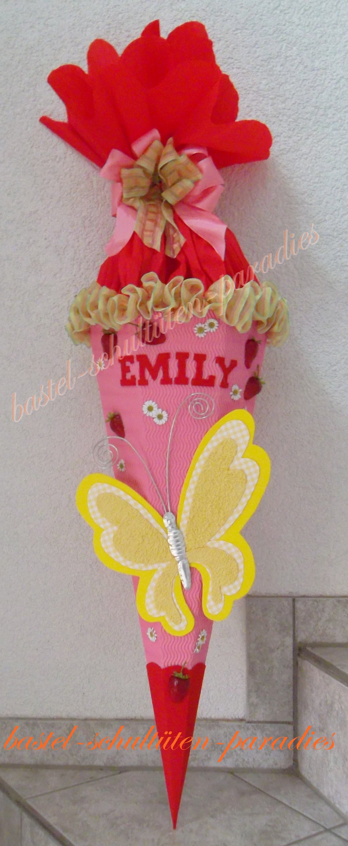Bastelset Schmetterling mit Schleifenbandrüsche /Erdbeeren rosa-rot-gelb