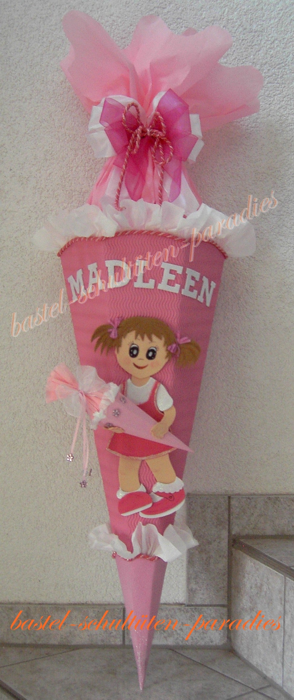 Schultüten Bastelset Schulkind mit Schultüte rosa-weiß