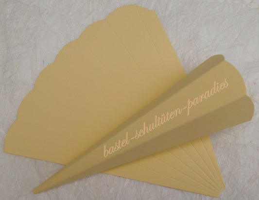 Schultütenrohling 18cm vanille