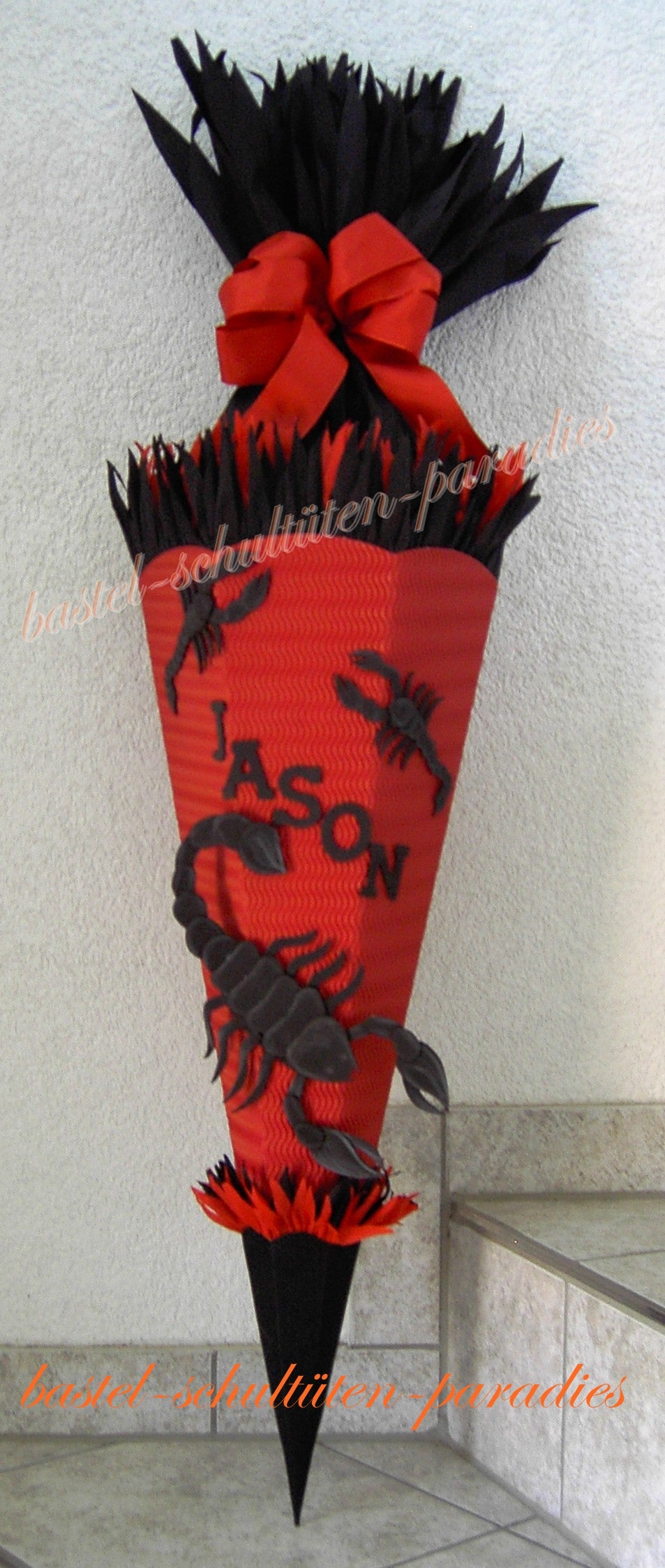 Schultüten Bastelset Scorpion rot-schwarz